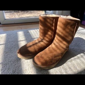 Beautiful Men’s chestnut UGG boots size 12.